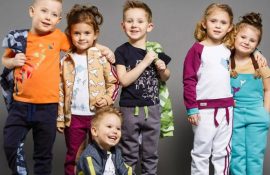 Модная и стильная: как выбрать обувь и одежду для детей