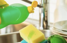 Як вибрати екологічний засіб для миття посуду без різкого запаху