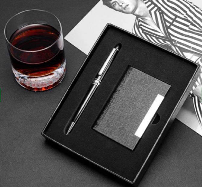 Подарунковий набір з візитницею та ручкою