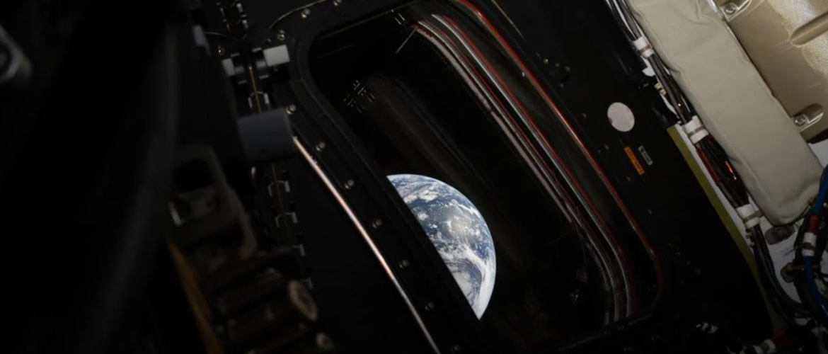 Астронавти Artemis II встановили рекорд віддаленості людини від Землі у космосі