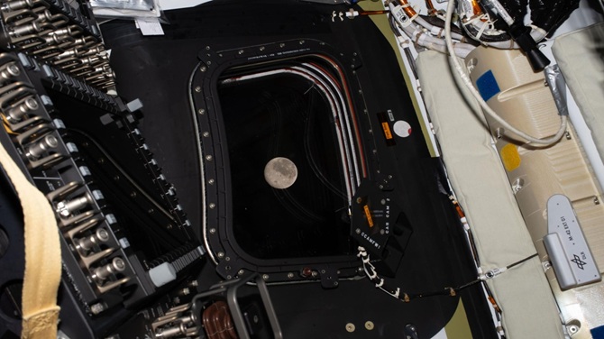 Die Astronauten der Artemis-II-Mission stellten einen Rekord für den weitesten bemannten Raumflug von der Erde auf 1