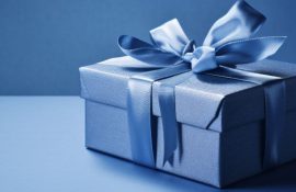 Як обрати подарунок керівнику: 5 безпрограшних ідей, які виглядають статусно